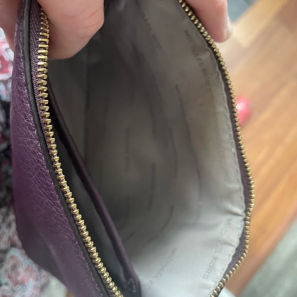 Michael Korrs Crossbody Bag and Matching Wallet - Picture 7 of 13